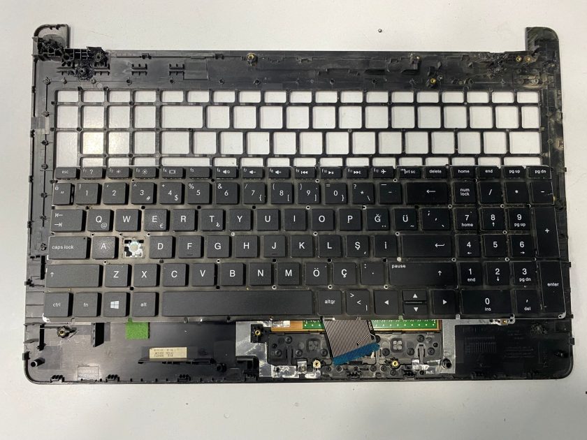 HP, Dell ,Lenovo , Monster , Casper , Asus laptop menteşe ve Klavye Tamiri